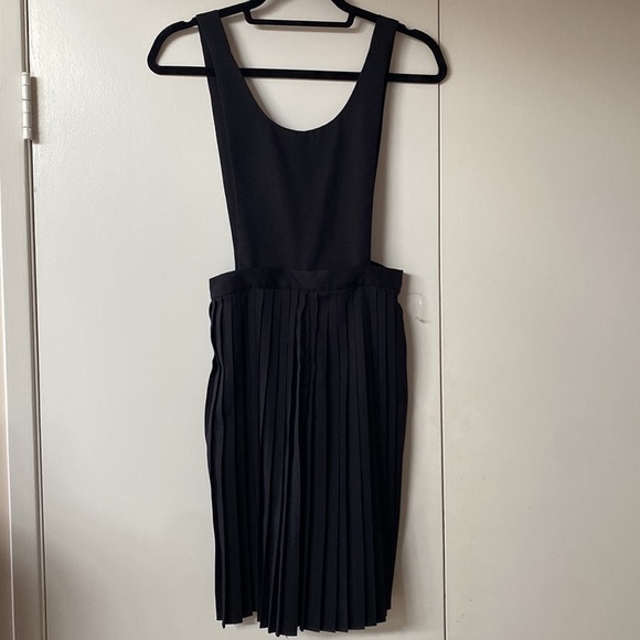 Beautiful French Pinafore Culottes Jumper convertible to shorts ✨FIRM✨

NWOT - Picture 2 of 10